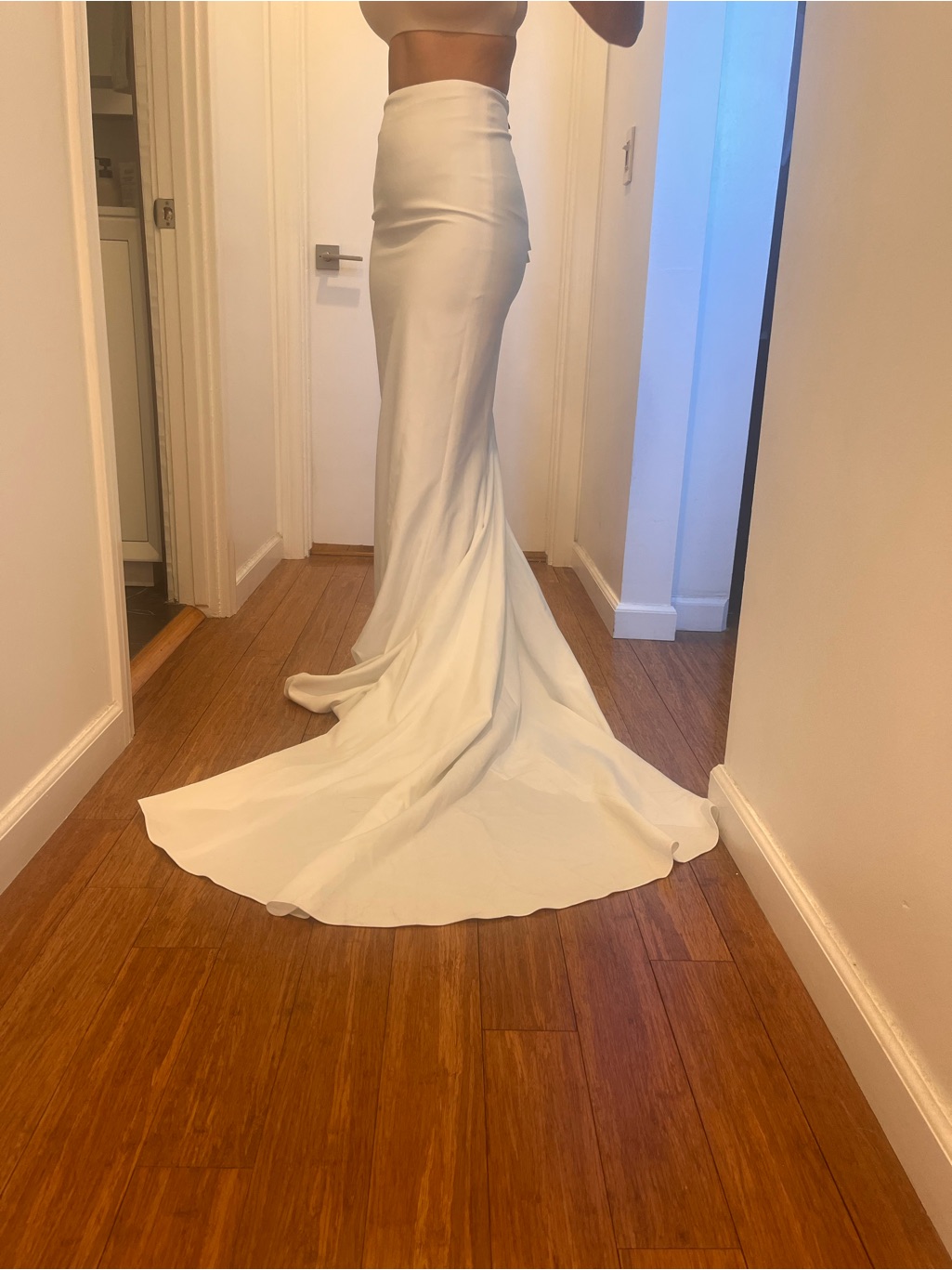 Elegant White Fitted Mermaid Skirt W/ Train — image 2 of 8